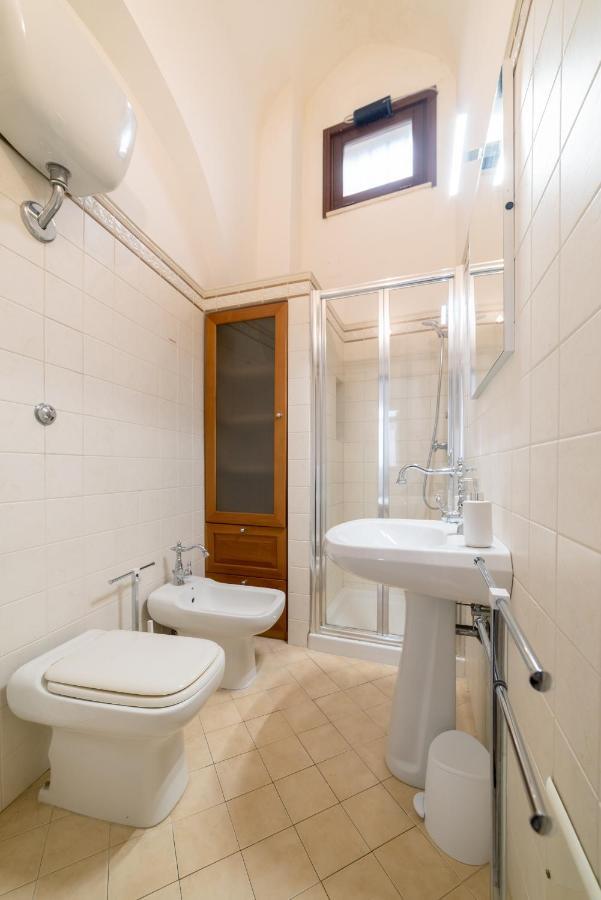 Milestone Inn Лечче Экстерьер фото
