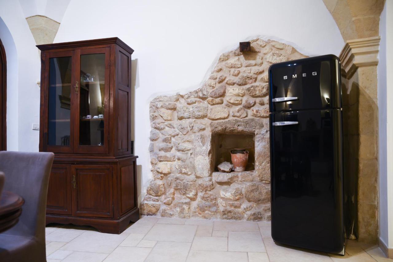 Milestone Inn Лечче Экстерьер фото