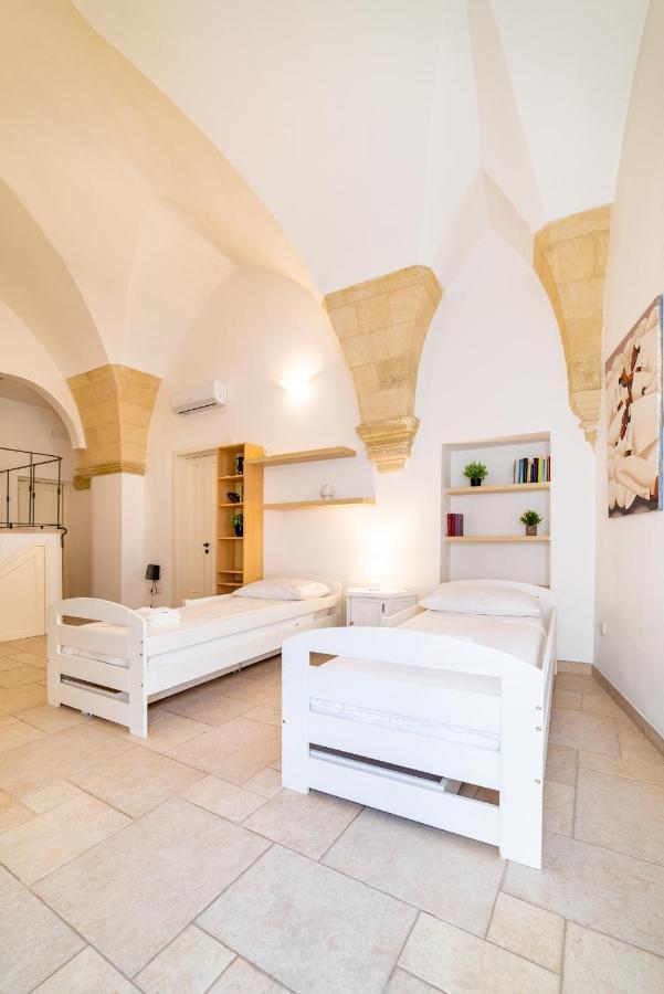 Milestone Inn Лечче Экстерьер фото